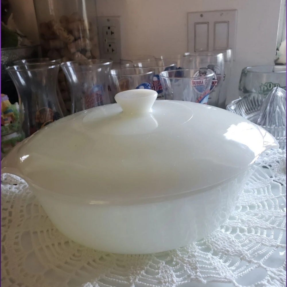 Vtg.anchor hocking  casserole